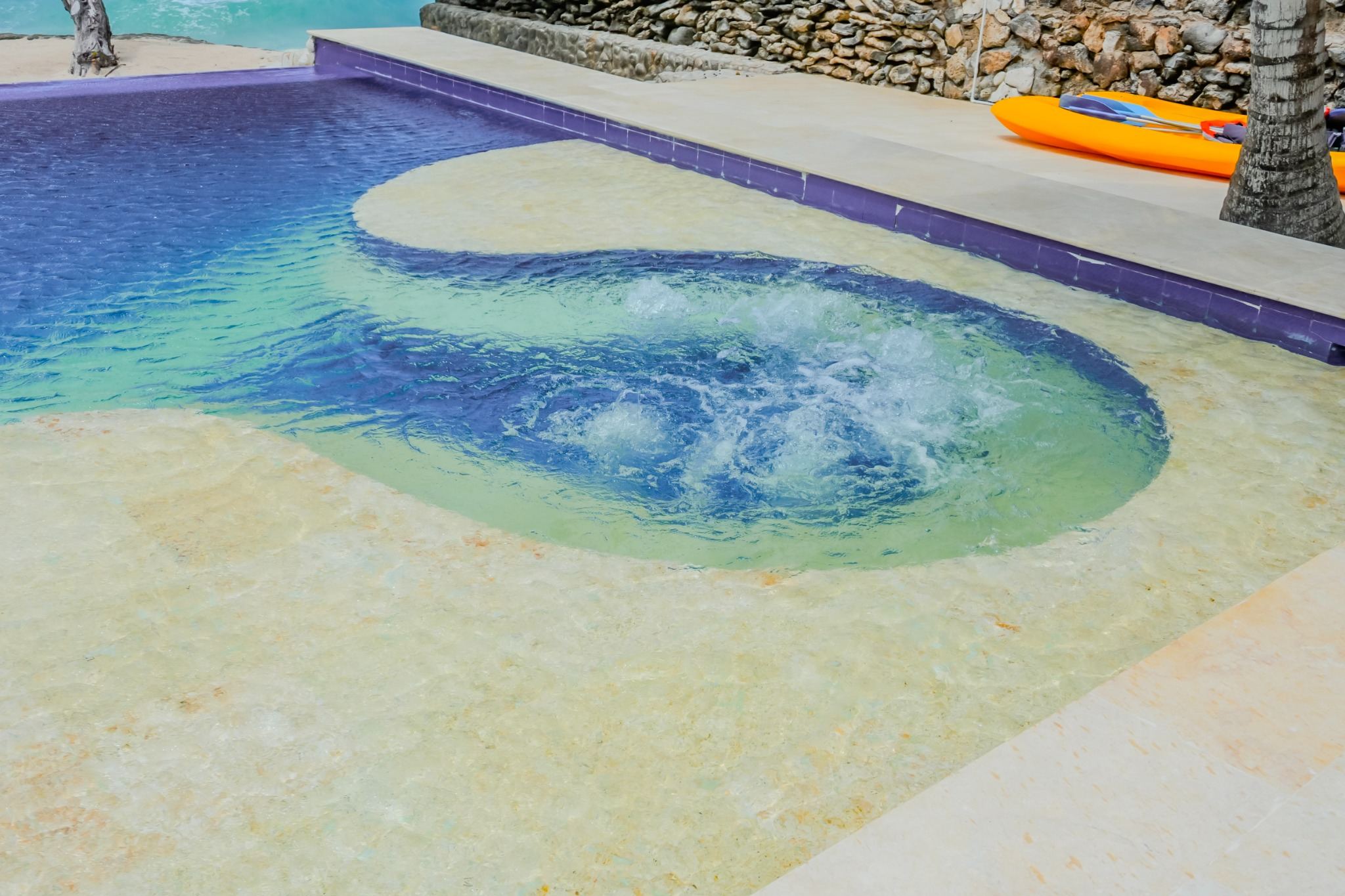 Casa Roca oceanfront jacuzzi pool in Cartagena