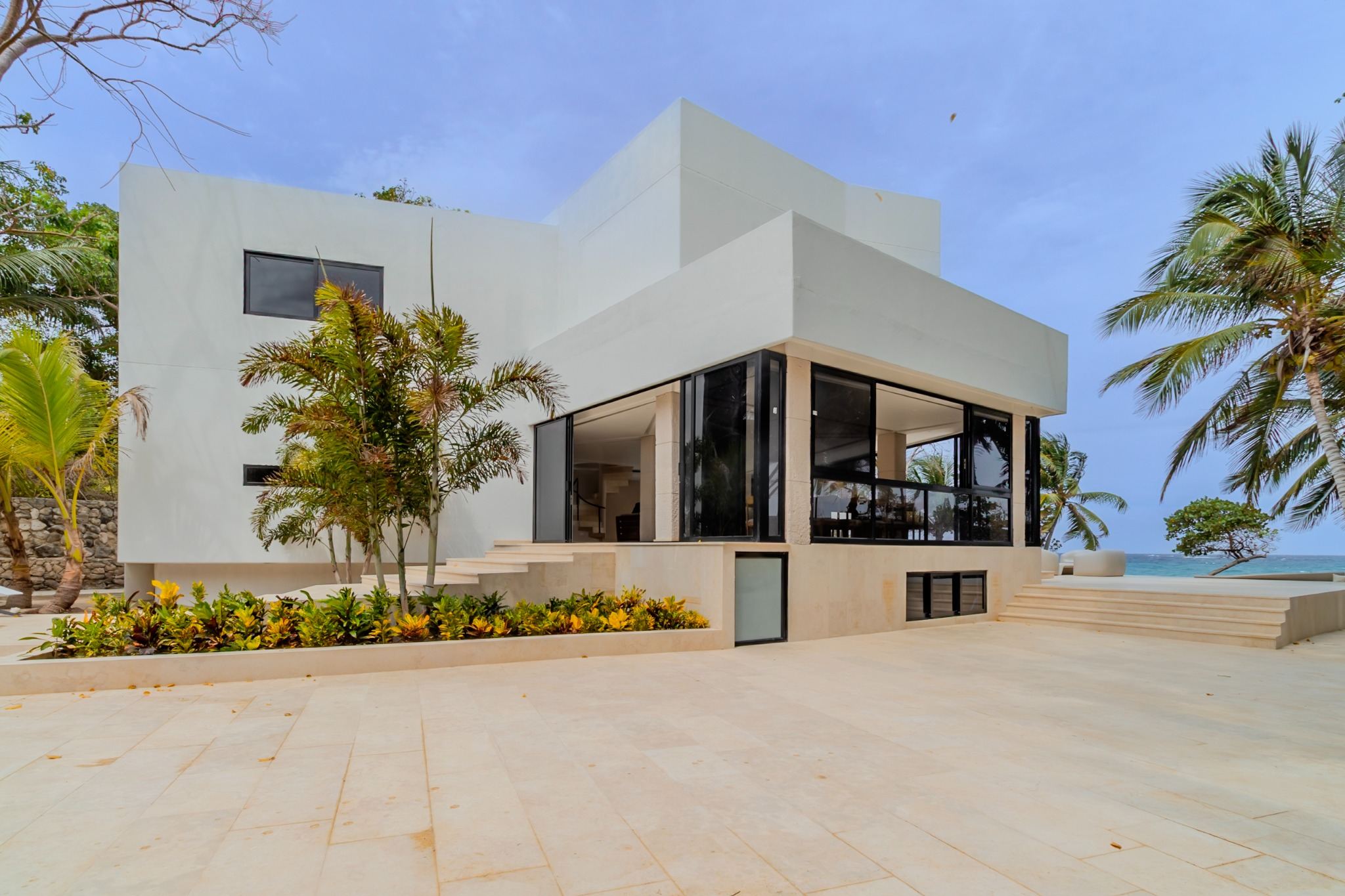 Casa Roca beachfront exterior in Cartagena